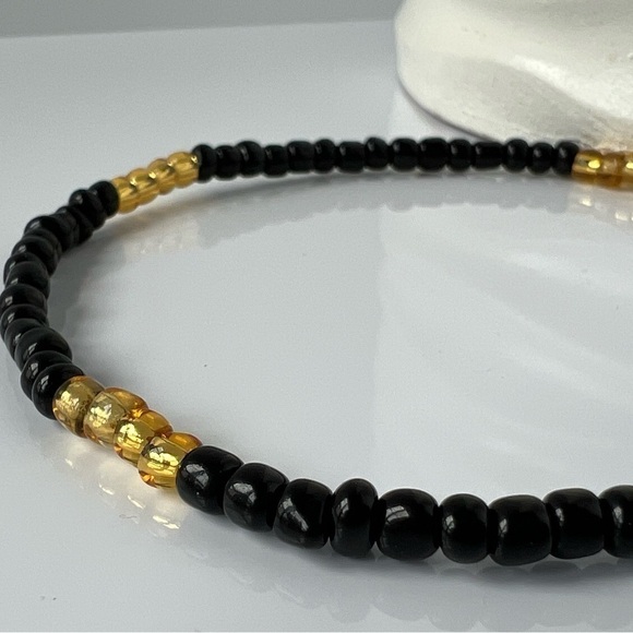 HAND CRAFTED Stretch Beaded Black and Gold Anklet 8.75” - Picture 12 of 12